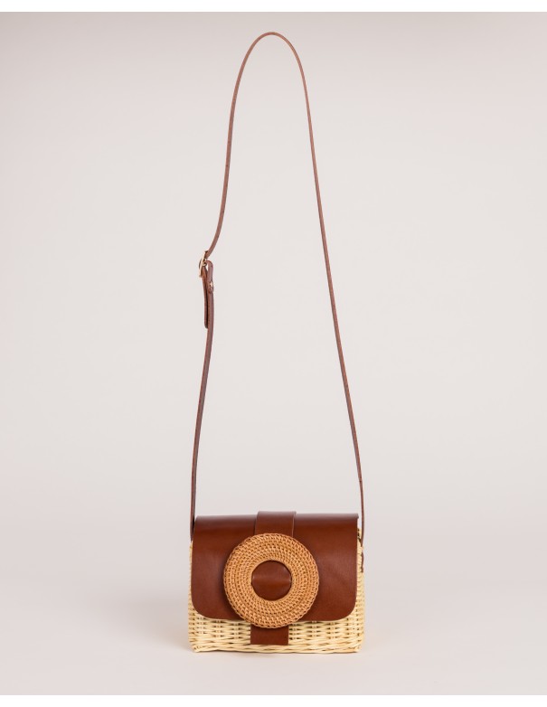 SIMONA | rattan | avellana