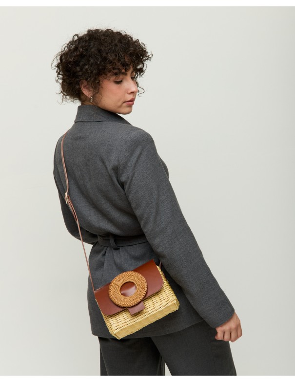 SIMONA | rattan | avellana